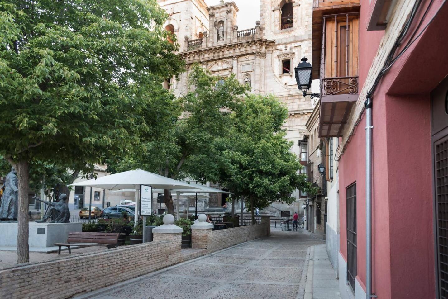 La Dama Del Jardin Del Nuncio Lägenhet Toledo Exteriör bild